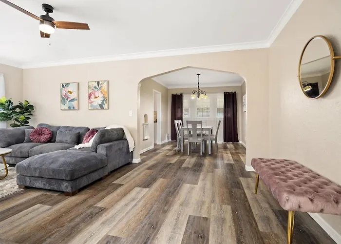 Tranquil 3 Bed Retreat Sleeps 7 Holiday home Peoria