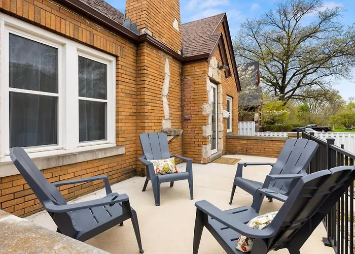 Tranquil 3 Bed Retreat Sleeps 7 Holiday home *