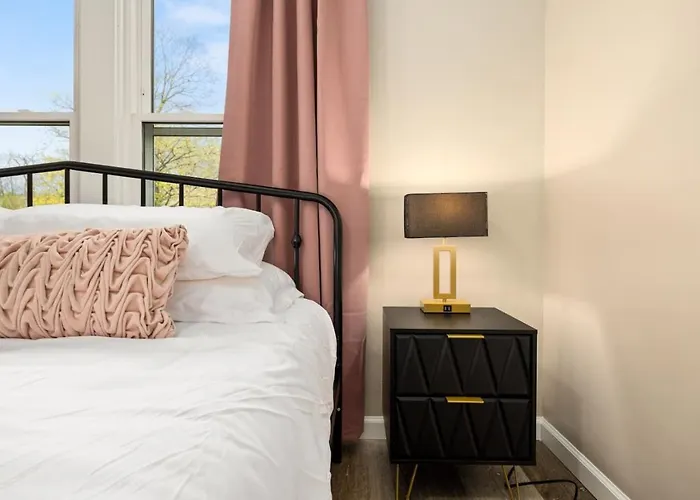 Tranquil 3 Bed Retreat Sleeps 7 *