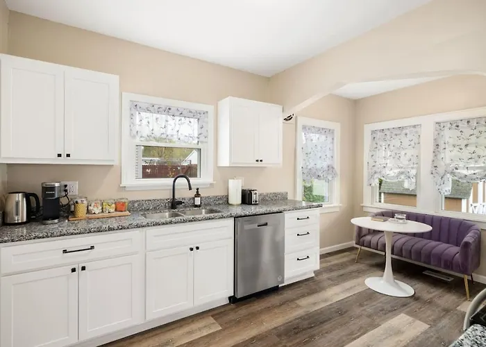 Tranquil 3 Bed Retreat Sleeps 7 *