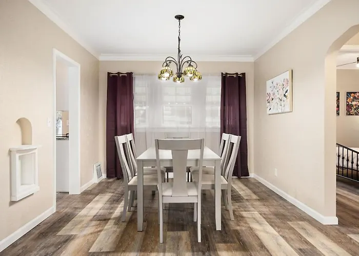 Tranquil 3 Bed Retreat Sleeps 7 * Peoria