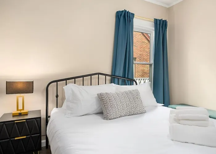 Tranquil 3 Bed Retreat Sleeps 7 * Peoria